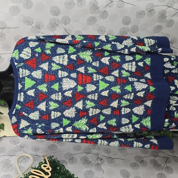 Merry Lane Christmas Tree Pajama Set - Picture 8 of 10